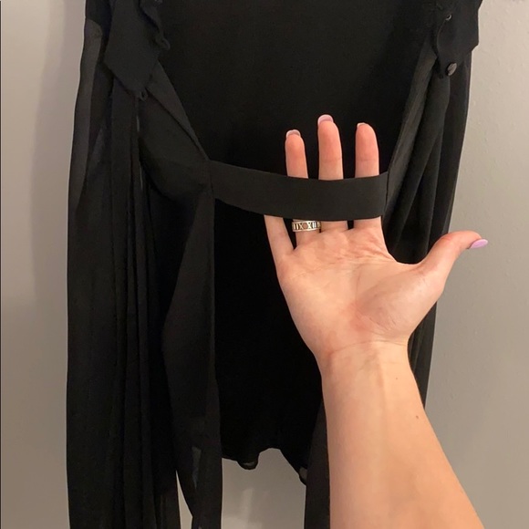 Mesh open back Black shirt - Picture 3 of 4